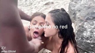 Largados e pelados na praia de nudismo com duas gostosas resolvemos foder pra todo mundo ver , Geyse e Monique