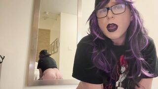 Stretching out my ass while vaping for daddy