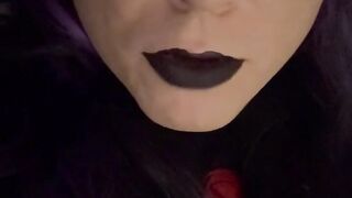 Vaping and playing with my sissy clitty for daddy