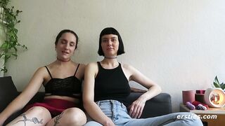 Ersties - Sex-positive lesbische Mädels amüsieren sich miteiander