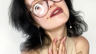 I'm horny, do you want to look at me without clothes?