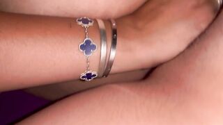 Mamá soltera no desperdicia la leche/Single mother does not waste milk