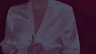 Touching Myself to the Rhythm – Slow Motion Pleasure