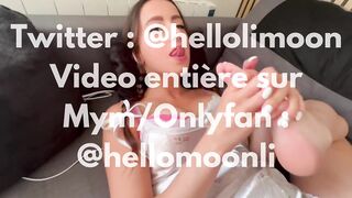 teen française fait un foot job et se fait ejac sur les pieds