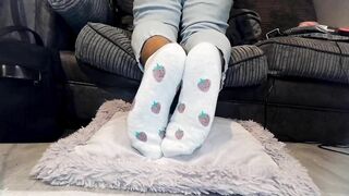 look how dirty my socks are after 3 days wear, and my feet are so dry.