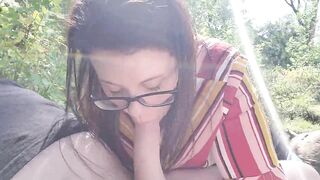 She Deepthroats in Broad Daylight at Public Park